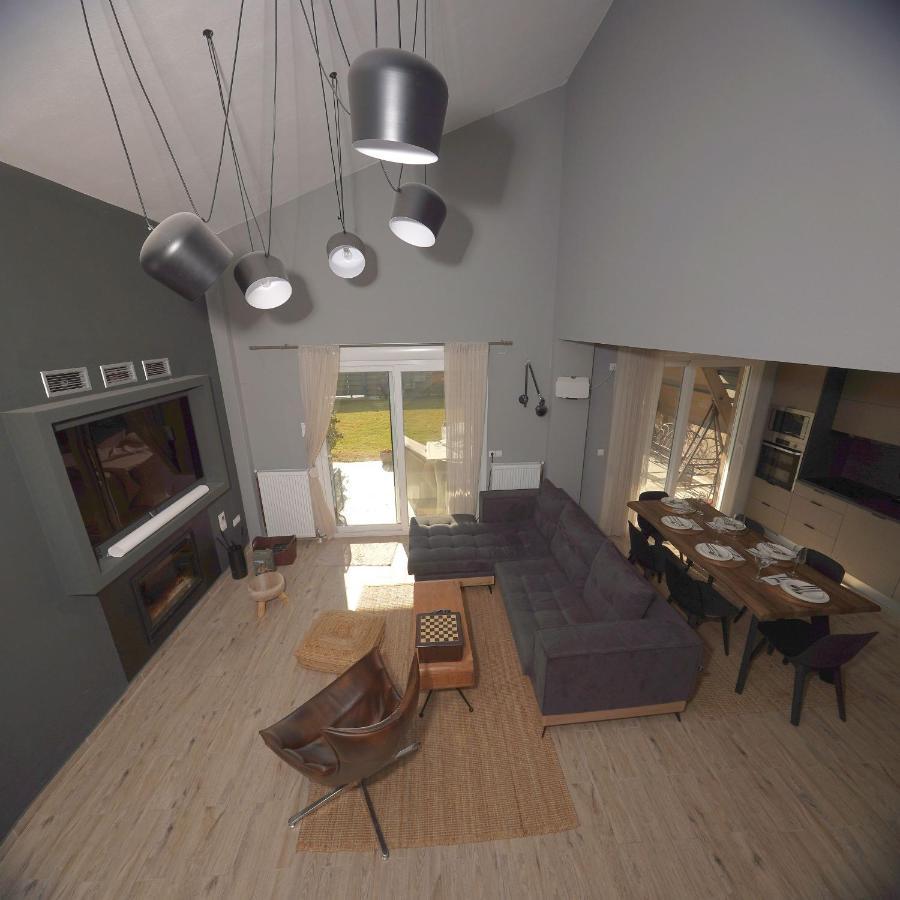 Villa Eli - Luxury Nature Getaway - Strategically Located For Beach Exploration - Onsite Power For Electric Vehicle Fourka Exterior foto